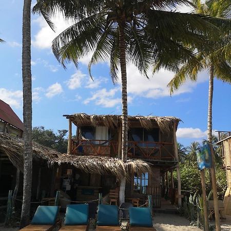 Palmario Hostal Guachaca Ngoại thất bức ảnh